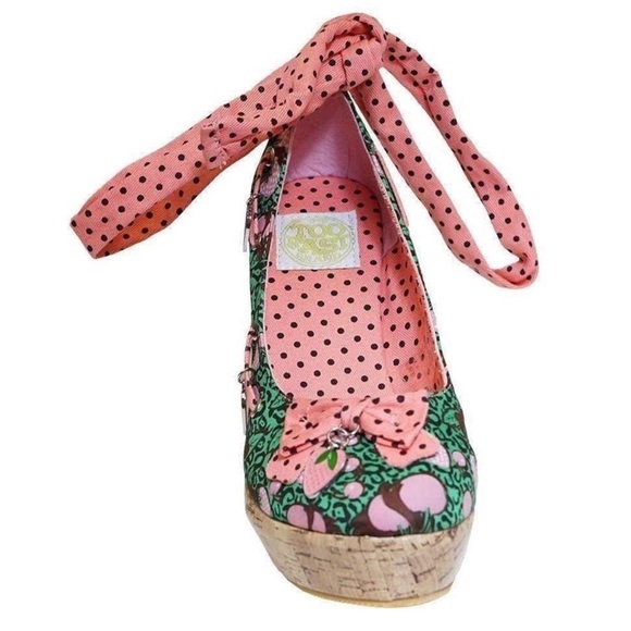 Too Fast Strawberry Wedges - Picture 4 of 6